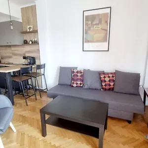 https://nice-view-apartament-armeneasca.bucharesthotelsnow.com
