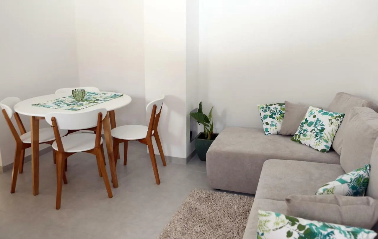 Appartamento Garden Pola 0*,
